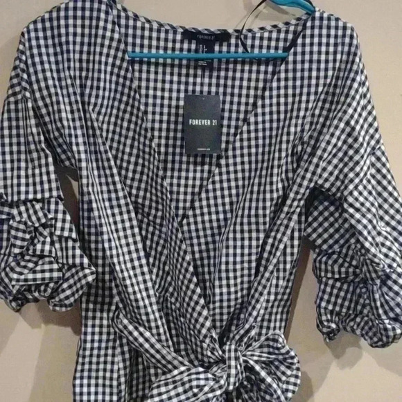 NWT Women's Forever 21 navy/white checked top size small - Picture 2 of 5